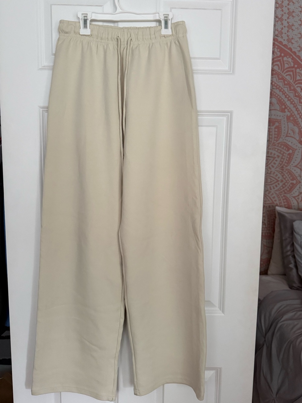 Zara Beige Wide Leg Sweatpants